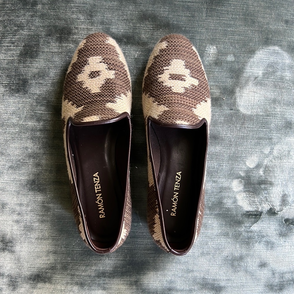RAMON TENZA flats